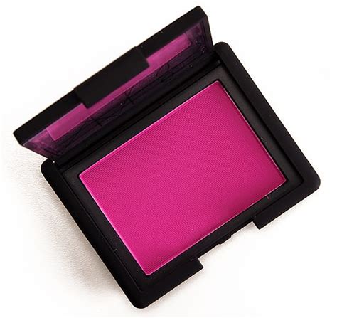 NARS Coeur Battant Powder Blush Review & Swatches .